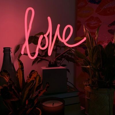 Neonschild „Liebe“.