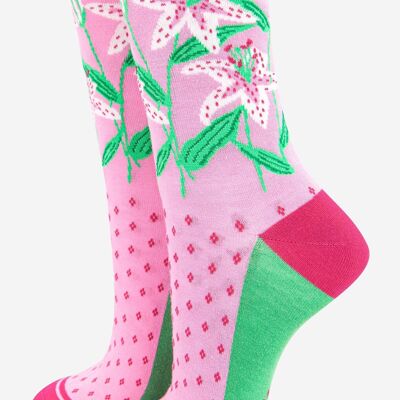 Women's White Lily Floral Print Bamboo Socks