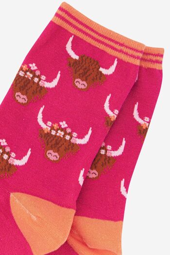 Chaussettes en bambou Highland Cow avec couronne florale pour femme en rose orange 2