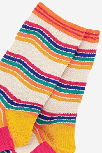 Chaussettes en bambou à rayures arc-en-ciel pour femmes en crème multicolore 2