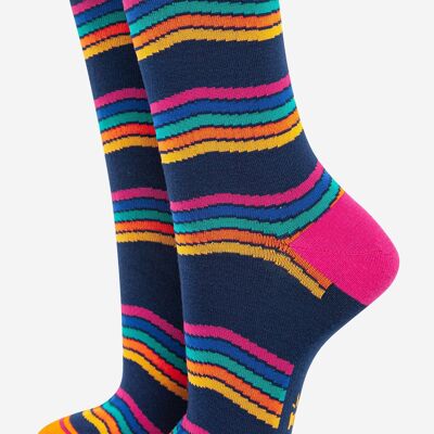 Chaussettes en bambou à rayures arc-en-ciel pour femmes en bleu marine multicolore