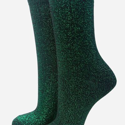 Schwarze, leuchtend grüne, durchgehend glitzernde Socken