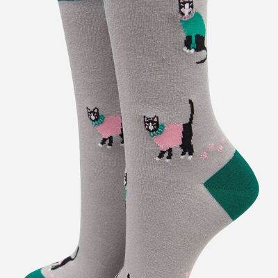 Calcetines de bambú para mujer Calcetines tobilleros con estampado de gato negro Calcetines novedosos de animales gris verde