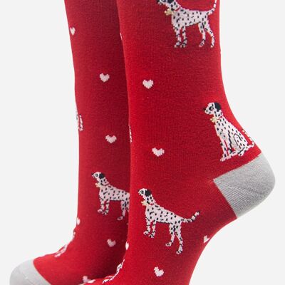 Calcetines tobilleros novedosos con estampado dálmata para perros de bambú para mujer, color rojo