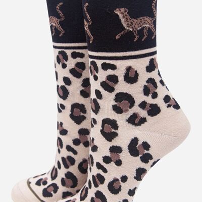 Calcetines de bambú con estampado de guepardo color crema para mujer