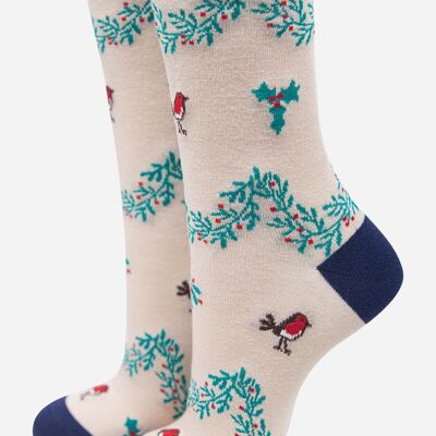 Cream Women's Festive Garland And Robin Bamboo Socks