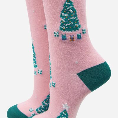 Chaussettes roses en bambou à imprimé arbre de Noël pour femmes