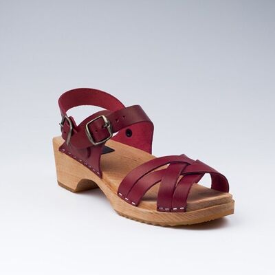 Sandal with burgundy straps and adjustable buckles