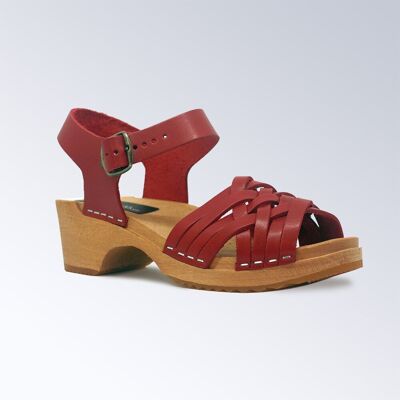 clog sandal with low heel and fine red braiding
