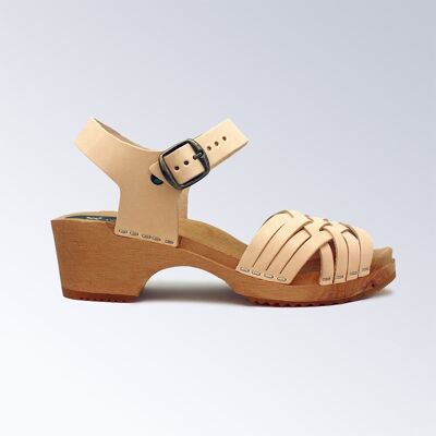 Clog sandal with low heel and natural leather braiding
