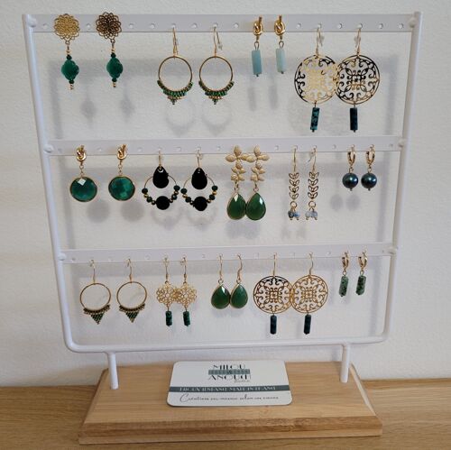 Collection de 14 boucles d'oreilles tons verts