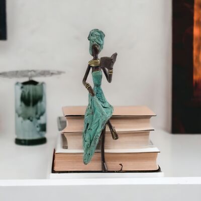 Escultura de bronce "Femme qui lit" de Karim Sana | diferentes tamaños y colores