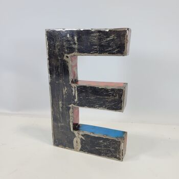 Lettre "E" | Chiffre « 3 » fabriqué à partir de barils de pétrole recyclés | 22 ou 50 cm | Couleurs différentes 3