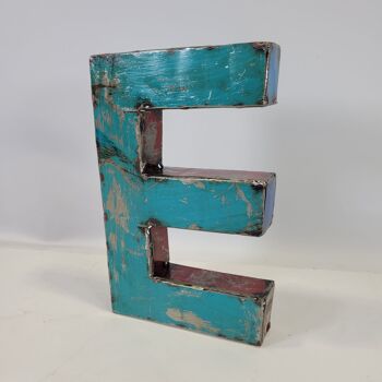 Lettre "E" | Chiffre « 3 » fabriqué à partir de barils de pétrole recyclés | 22 ou 50 cm | Couleurs différentes 4