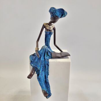 Sculpture en bronze "Femme qui lit" de Hamed Nikiema | 23 cm 12