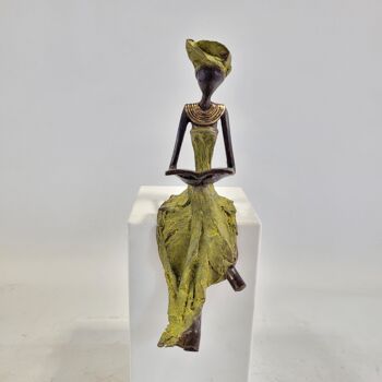 Sculpture en bronze "Femme qui lit" de Hamed Nikiema | 23 cm 15