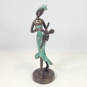 Sculpture en bronze "femme avec enfant dans les bras" de Karim | différentes tailles et couleurs 6