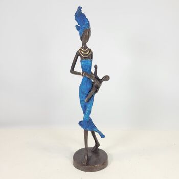 Sculpture en bronze "femme avec enfant dans les bras" de Karim | différentes tailles et couleurs 8