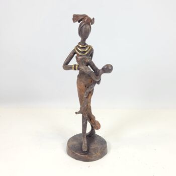 Sculpture en bronze "femme avec enfant dans les bras" de Karim | différentes tailles et couleurs 15