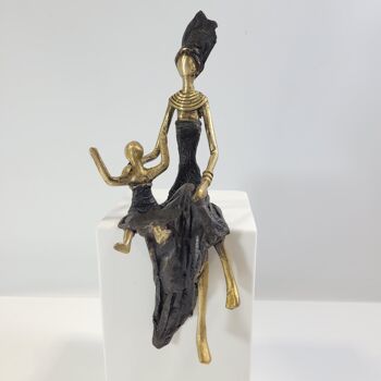 Sculpture en bronze "Maman et fils enfant" de Karim Sana | différentes tailles et couleurs 5