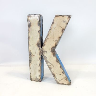 Lettre "K" fabriquée à partir de barils de pétrole recyclés | 22 ou 50 cm | Couleurs différentes