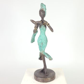 Sculpture en bronze "femme avec livre" de Karim | différentes tailles et couleurs 2