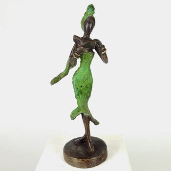 Sculpture en bronze "femme avec livre" de Karim | différentes tailles et couleurs 12