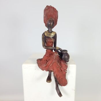 Sculpture en bronze "Femme assise avec amphore" de Soré | différentes tailles et couleurs 10