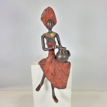 Sculpture en bronze "Femme assise avec amphore" de Soré | différentes tailles et couleurs 25