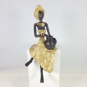 Sculpture en bronze "Femme assise avec amphore" de Soré | différentes tailles et couleurs 27