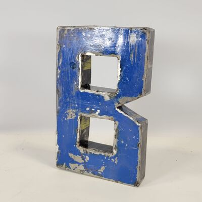 Lettera "B" realizzata con barili di petrolio riciclati | 22 o 50 cm| colori differenti