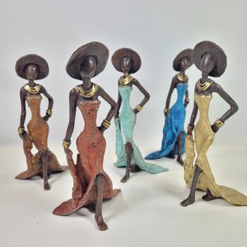 Sculpture en bronze "Femme élégante au chapeau" de Soré | différentes tailles et couleurs 2