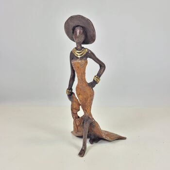 Sculpture en bronze "Femme élégante au chapeau" de Soré | différentes tailles et couleurs 6