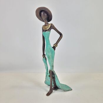 Sculpture en bronze "Femme élégante au chapeau" de Soré | différentes tailles et couleurs 12