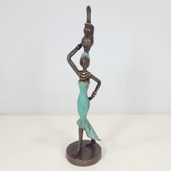 Sculpture en bronze "Femme avec vase" de Karim | différentes tailles et couleurs 6