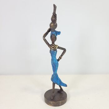 Sculpture en bronze "Femme avec vase" de Karim | différentes tailles et couleurs 8
