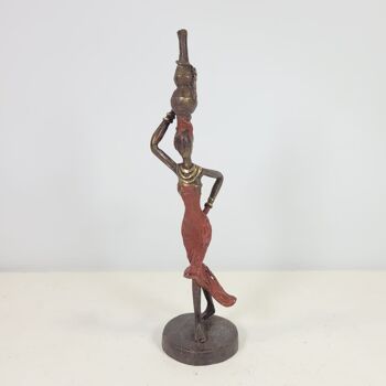 Sculpture en bronze "Femme avec vase" de Karim | différentes tailles et couleurs 11