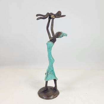 Sculpture en bronze "Bébé dans les airs" de Soré | différentes tailles et couleurs 7