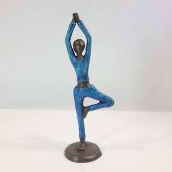 Sculpture en bronze yoga « Vrksasana » | Support à une jambe, arbre | par Hamidou | différentes couleurs et tailles 3