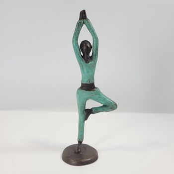 Sculpture en bronze yoga « Vrksasana » | Support à une jambe, arbre | par Hamidou | différentes couleurs et tailles 7