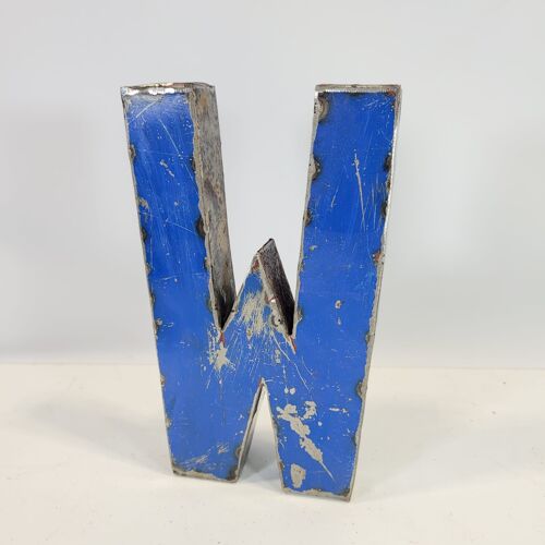 Buchstabe "W" aus recycelten Ölfässern | 22 oder 50 cm | verschiedene Farben