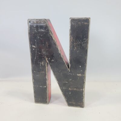 Lettre "N" fabriquée à partir de barils de pétrole recyclés | 22 ou 50 cm | Couleurs différentes