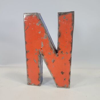 Lettre "N" fabriquée à partir de barils de pétrole recyclés | 22 ou 50 cm | Couleurs différentes 12
