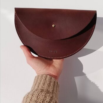 Petit sac à bandoulière demi-lune en cuir fin 10