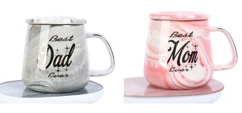 "  Mug en céramique "PAPA & MAMAN" avec couvercle, cuillère et base chauffante en gris et rose. Capacité : 450 ml MB-2901AB 1