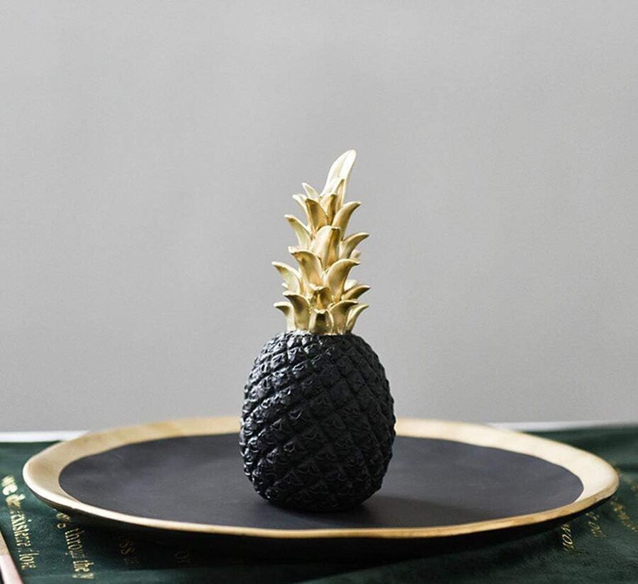 Ananas decorativo realizzato in resina nera. 	Dimensione: 5.5x15 cm / 180 gr SD-182B
