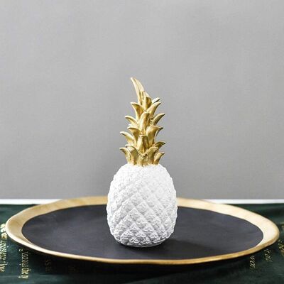 Ananas décoratif en résine blanche.   Dimension : 5.5x15cm / 180gr SD-182W