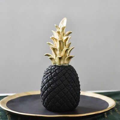 Ananas décoratif en résine noire. Dimension : 9x25cm / 520gr SD-184B