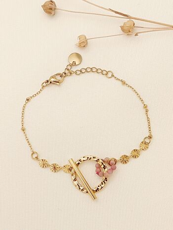 Bracelet chaîne dorée avec pierres roses et fermoir martelé 4