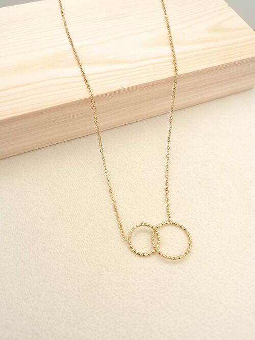 Collier chaîne dorée double cercle entremêlés